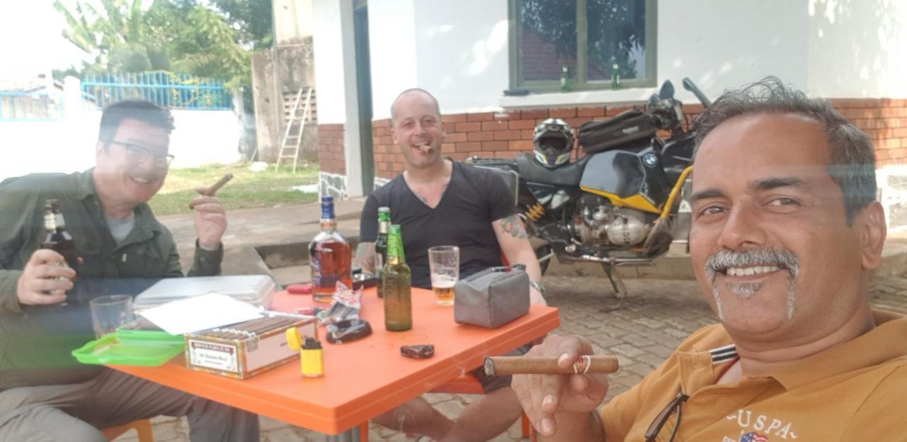 Northern Pearl Gulu Extérieur photo