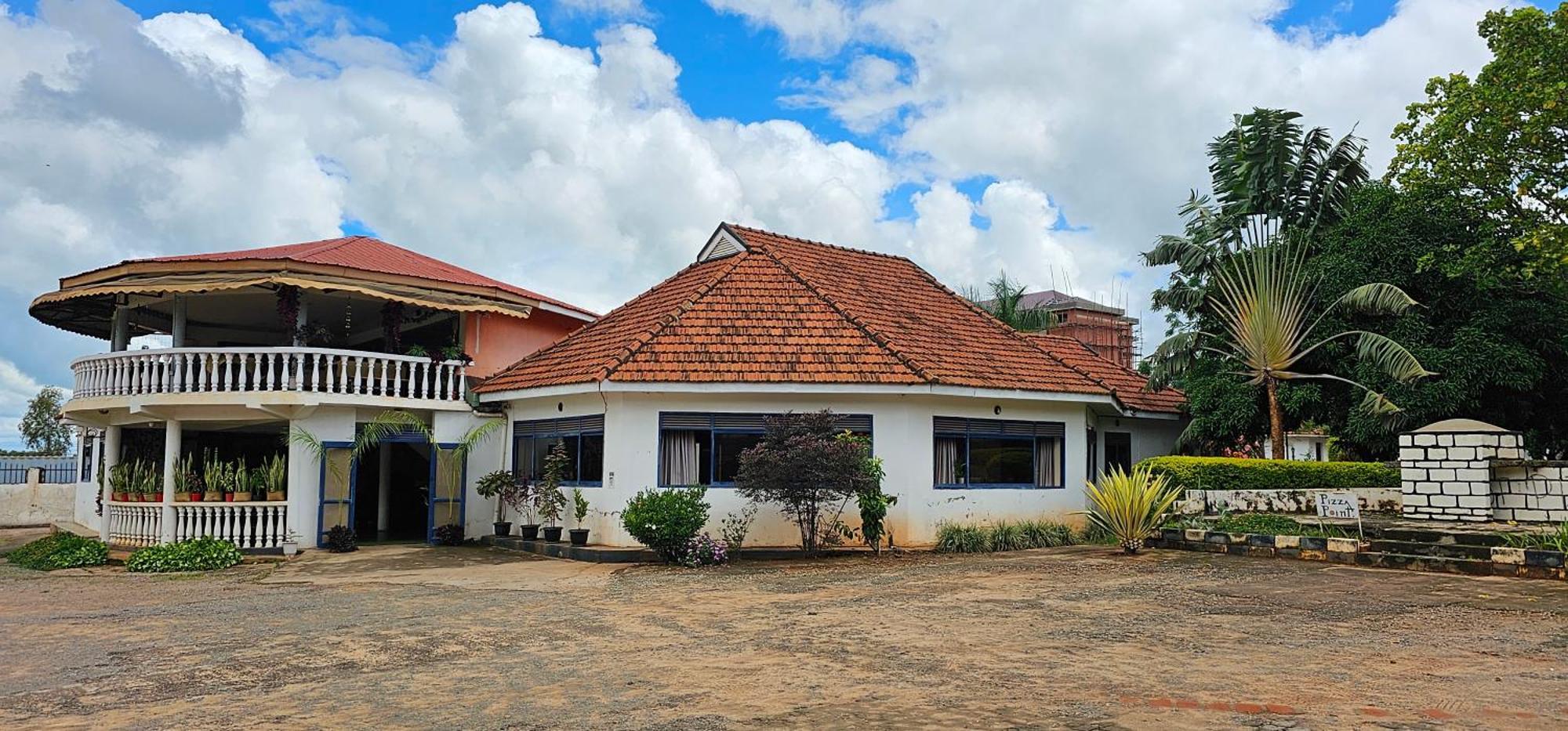 Northern Pearl Gulu Extérieur photo